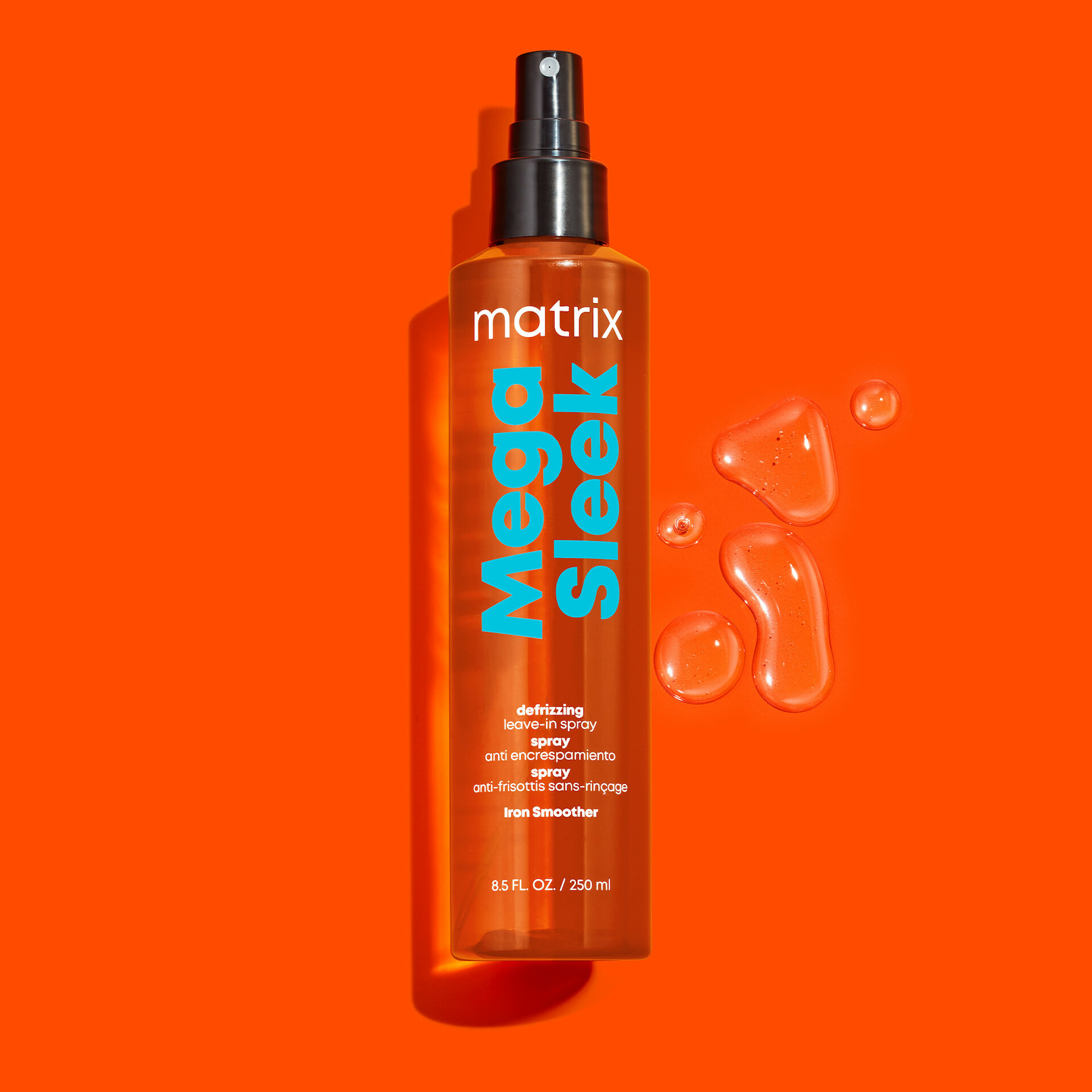 Mega Sleek Iron Smoother Defrizzing Leave-In Spray 250 ml - Matrix - KICKS