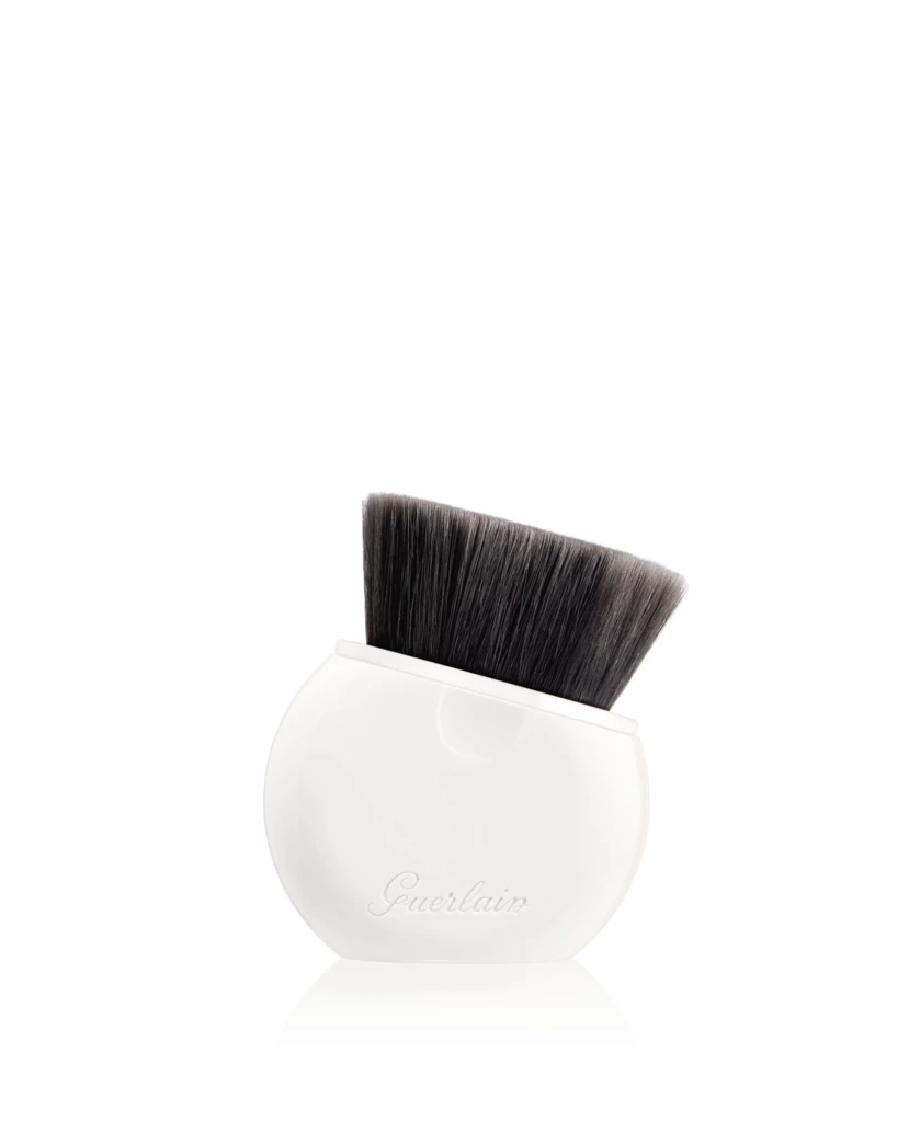 L’Essentiel Retractable Foundation Brush