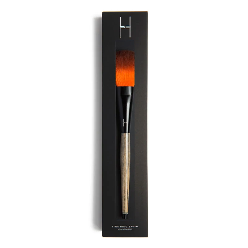 LH cosmetics Finishing Brush 310